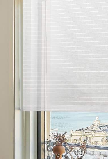 Estor enrollable Galao blanco traslucido ventana